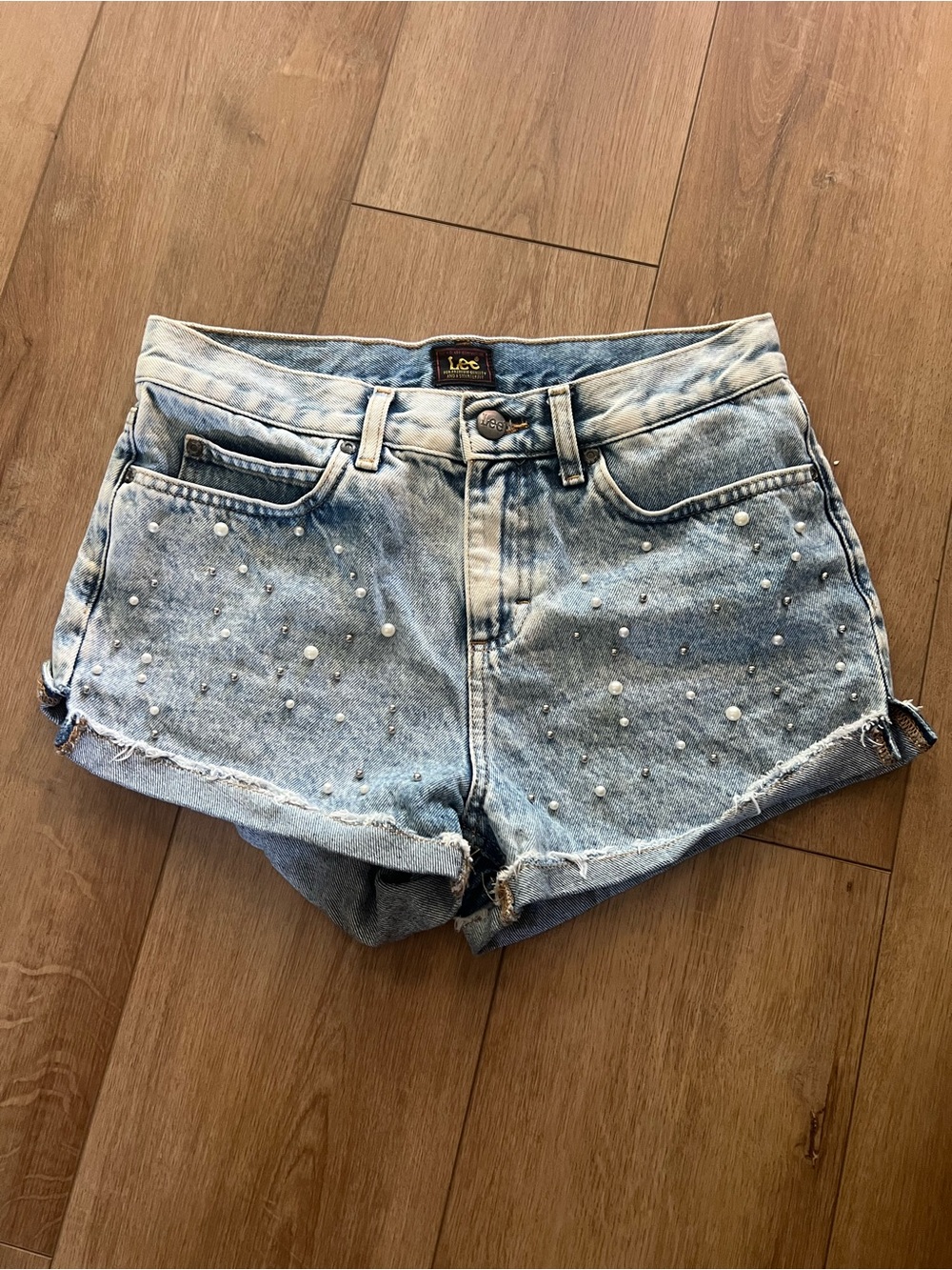 Lee Light Blue Pearl-Embellished Denim Shorty shorts Women’s 27